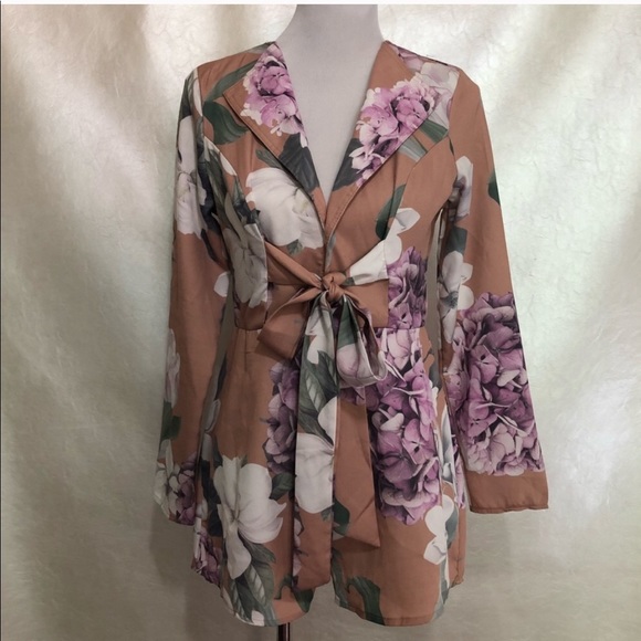 selfie leslie Pants - NWOT Selfie Leslie Floral Romper